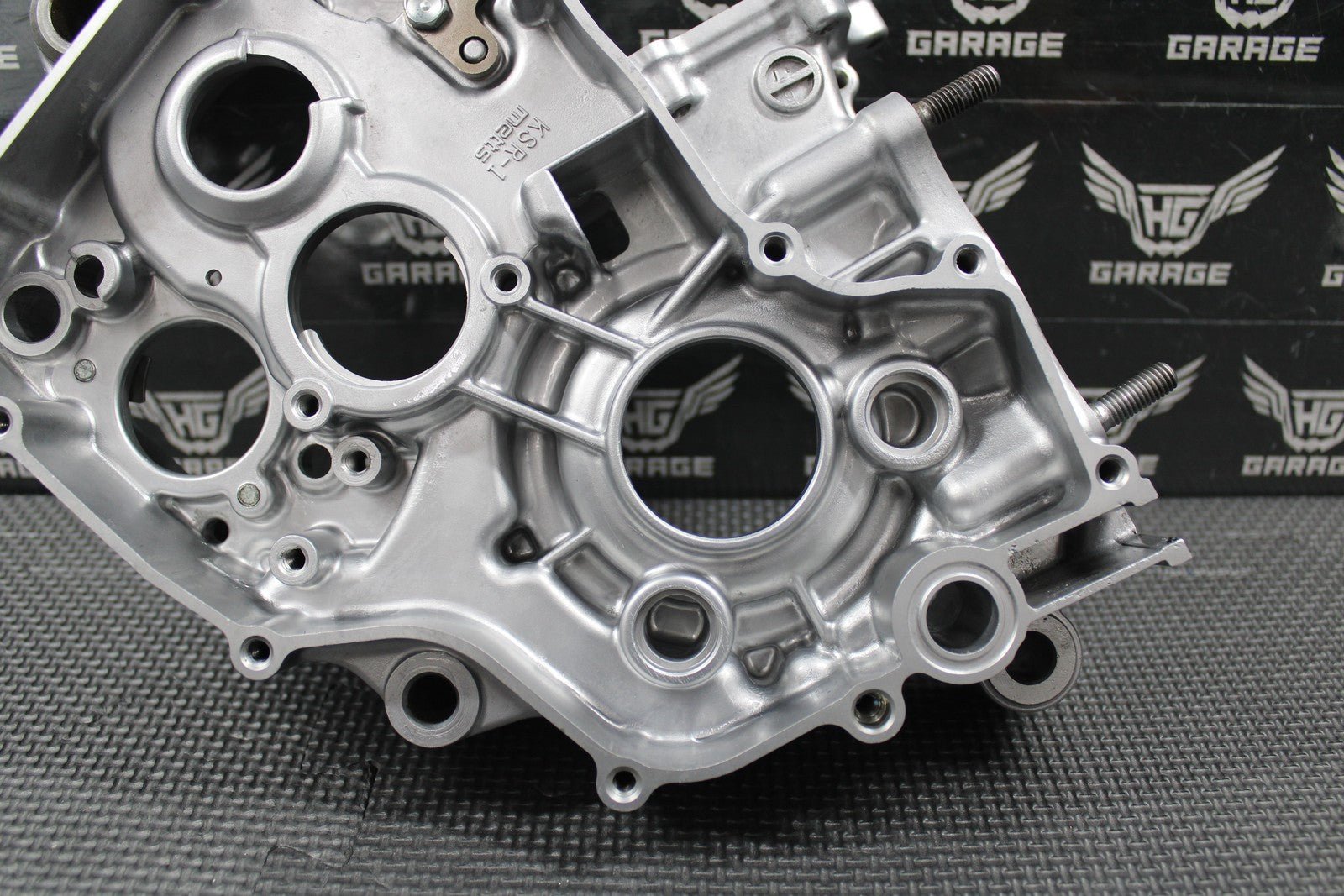 2005 05 - 07 HONDA CR125R OEM RIGHT ENGINE CRANKCASE CRANK CASE HALF 04921 - KSR - 730 - hggarage