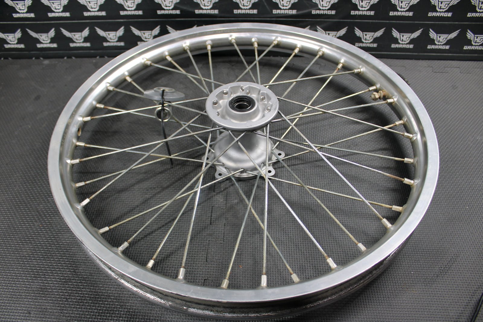 2002 HONDA 02 - 05 CRF450R OEM DID SILVER 21" FRONT WHEEL RIM HUB 44650 - KZ4 - 810 - hggarage