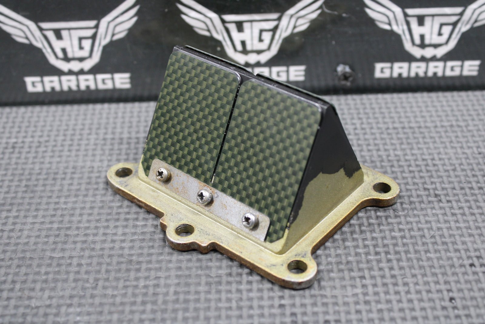 1995 1996 HONDA CR250R OEM INTAKE CARB BOOT INSULATOR REED BLOCK 16221 - KZ3 - B10 - hggarage