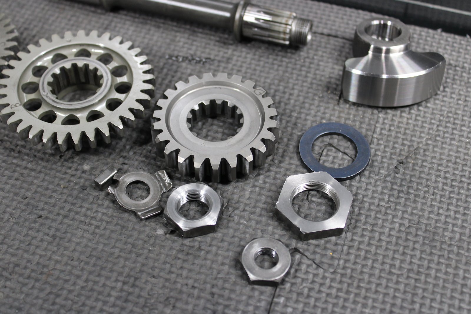 2010 Yamaha YZ450F OEM Engine Motor Crankshaft Balancer Gear 33D - 11454 - 00 - 00 - hggarage