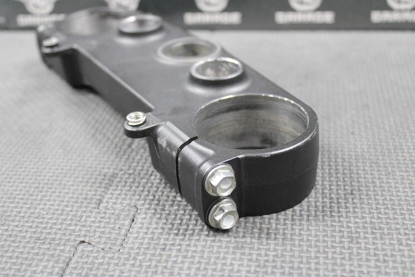2019 SUZUKI RMZ250 OEM FRONT FORK UPPER TRIPLE TREE CLAMP BRACKET 51311 - 46K00 - hggarage