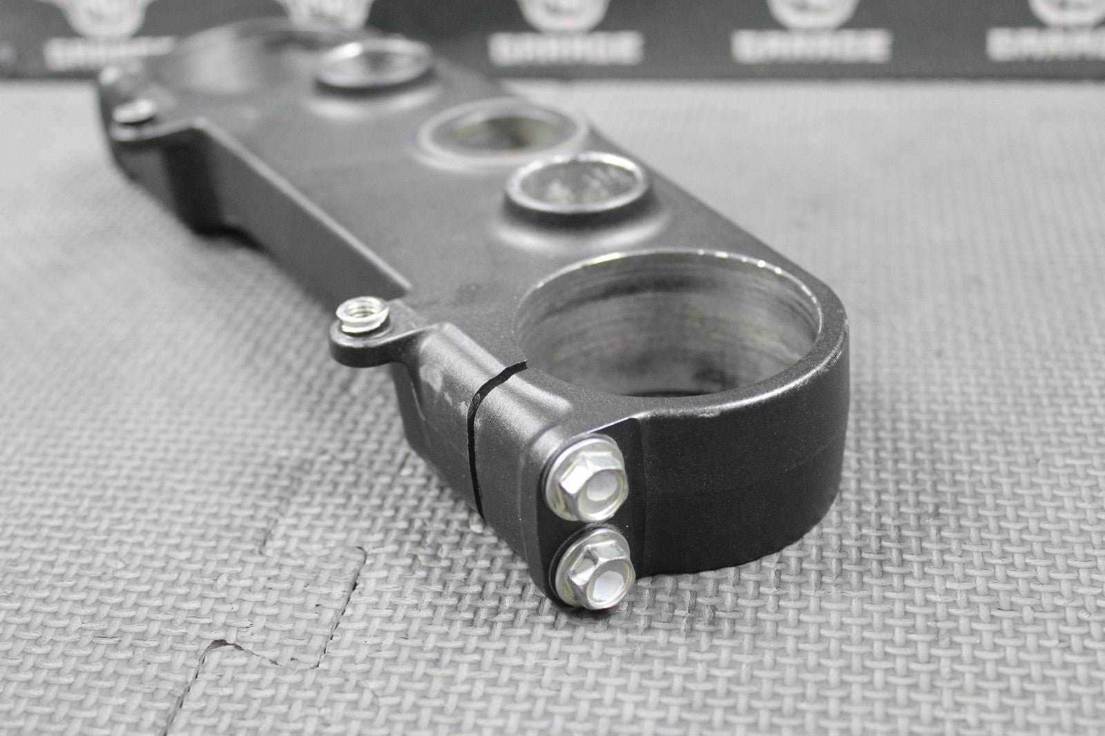 2019 SUZUKI RMZ250 OEM FRONT FORK UPPER TRIPLE TREE CLAMP BRACKET 51311 - 46K00 - hggarage