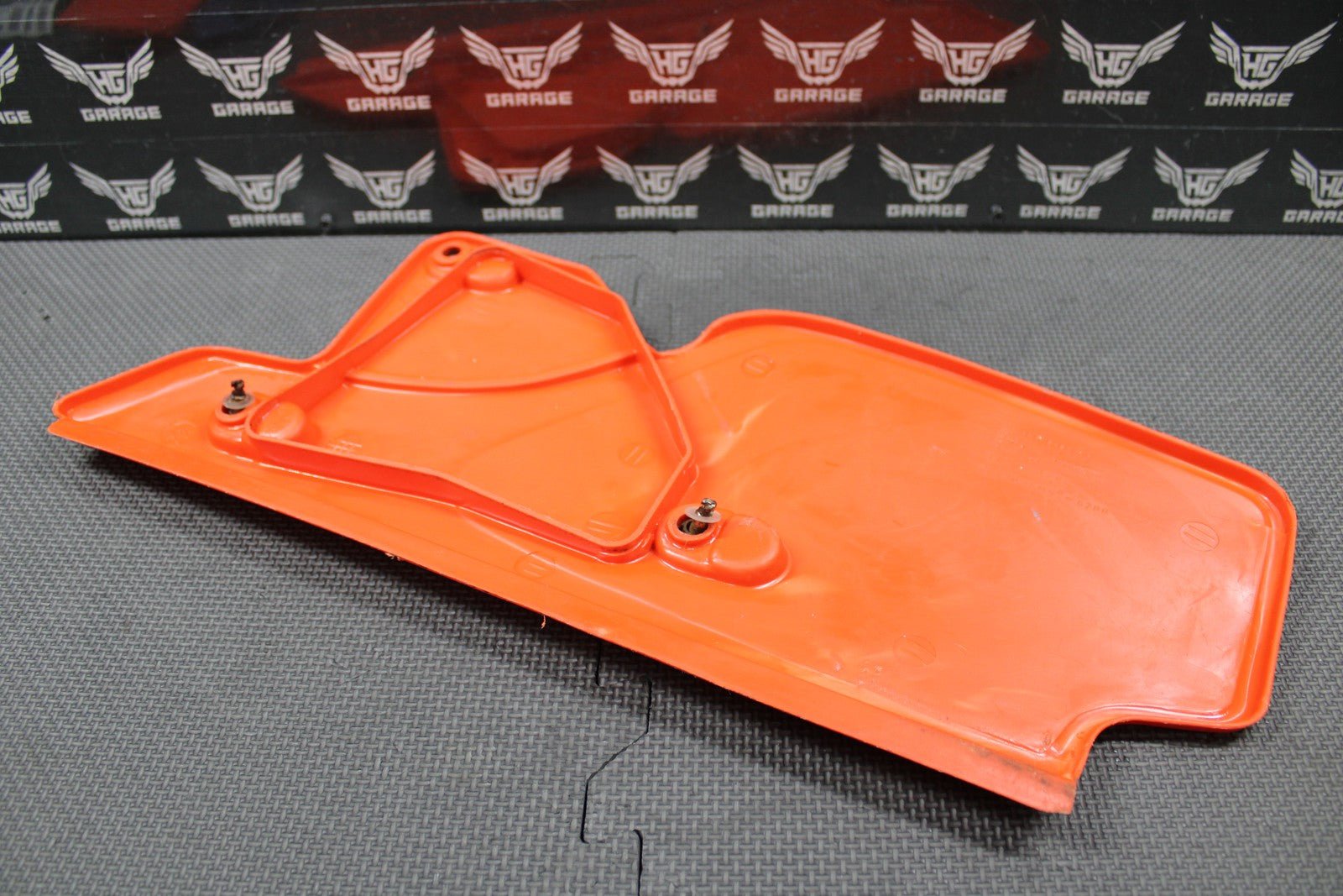 1989 HONDA XR250R OEM LEFT REAR PLASTIC PANEL PLATE AIRBOX COVER 83603 - KT1 - 900ZB - hggarage