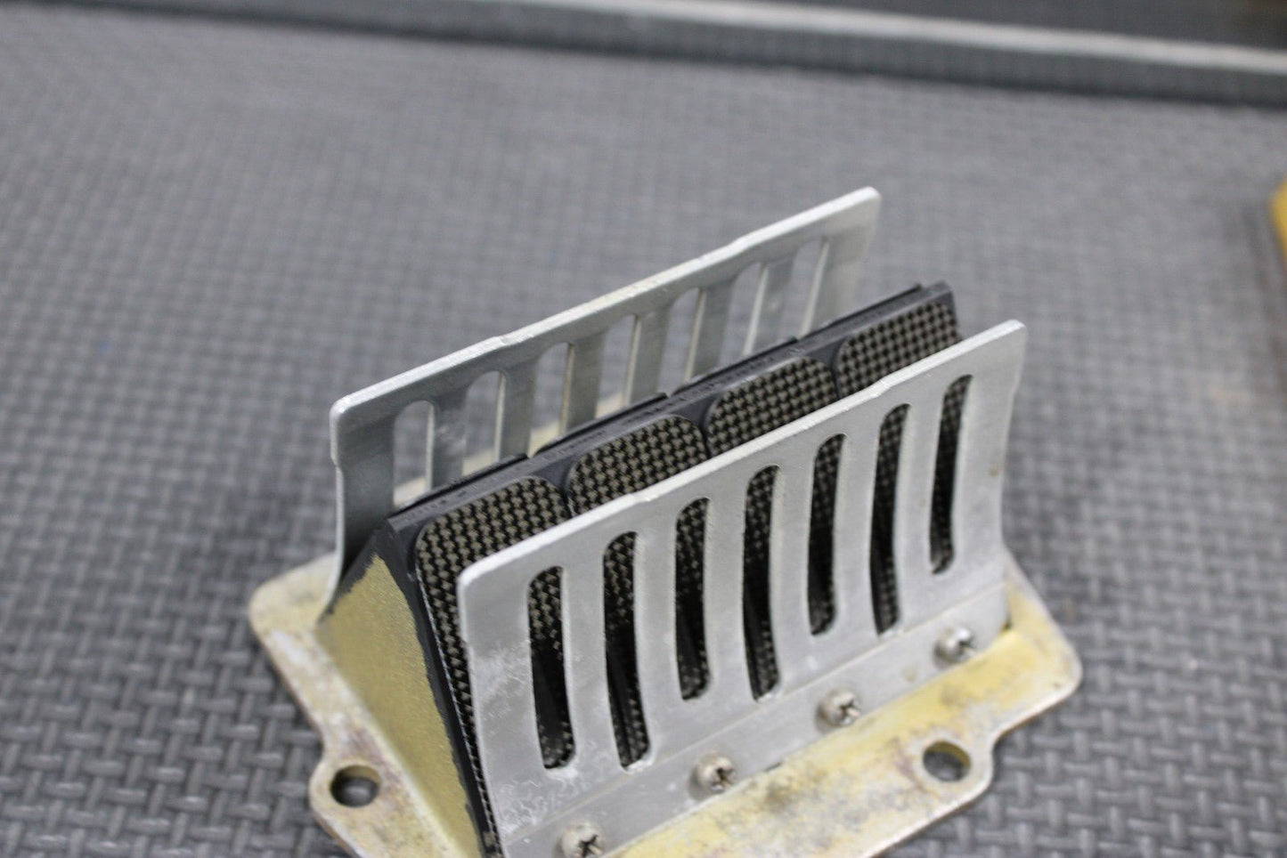 1997 KAWASAKI KX250 OEM INTAKE REED BLOCK ASSEMBLY 12021 - 1110 GOOD! - hggarage