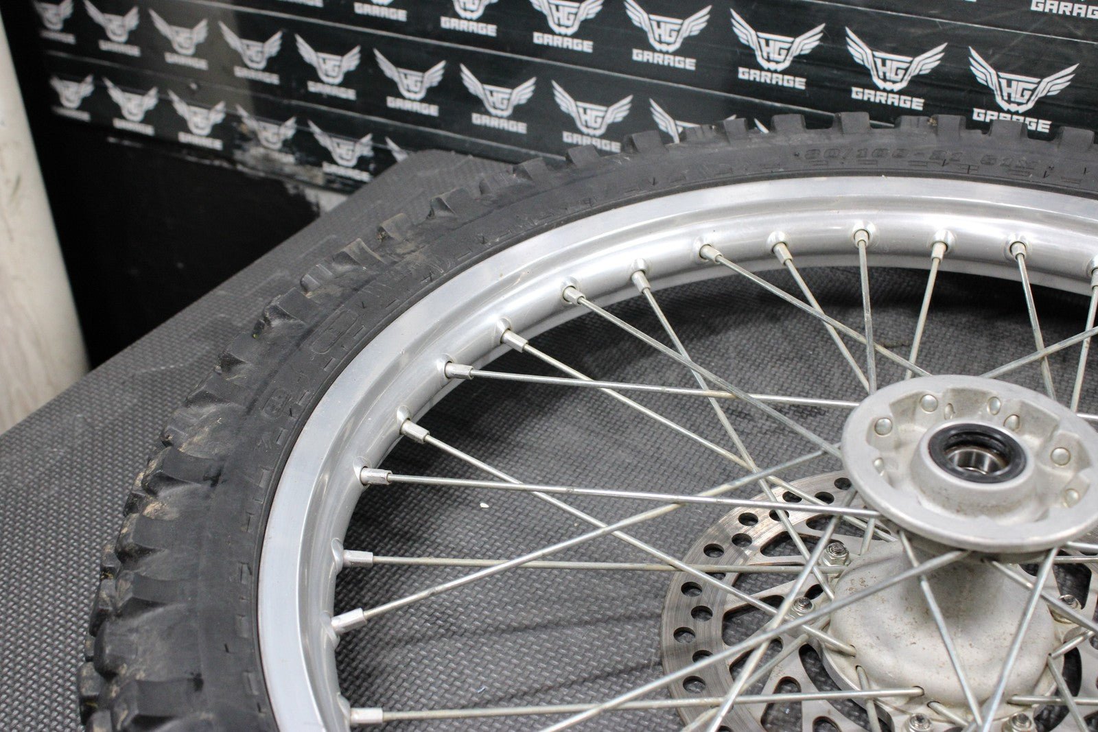 2002 HONDA 02 - 03 CR250R OEM FRONT WHEEL RIM HUB SPOKES ASSEMLBY 44650 - KZ3 - J40 - hggarage