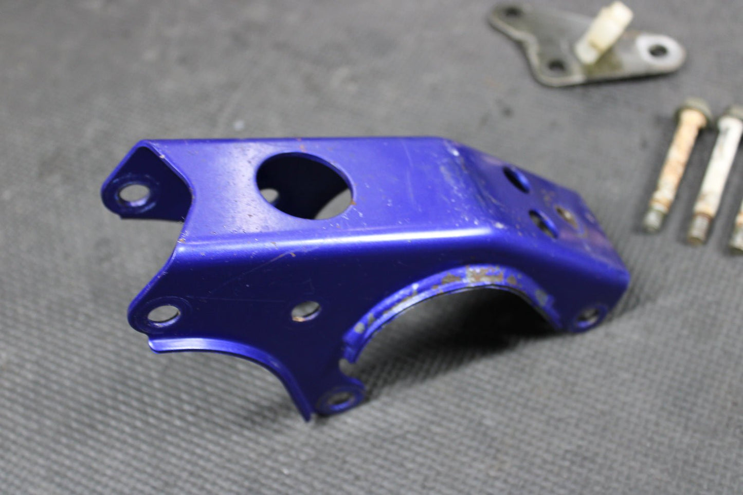 2001 YAMAHA 00 - 02 TTR225 2002 XT225 OEM ENGINE MOTOR MOUNT STAY BRACKETS - hggarage