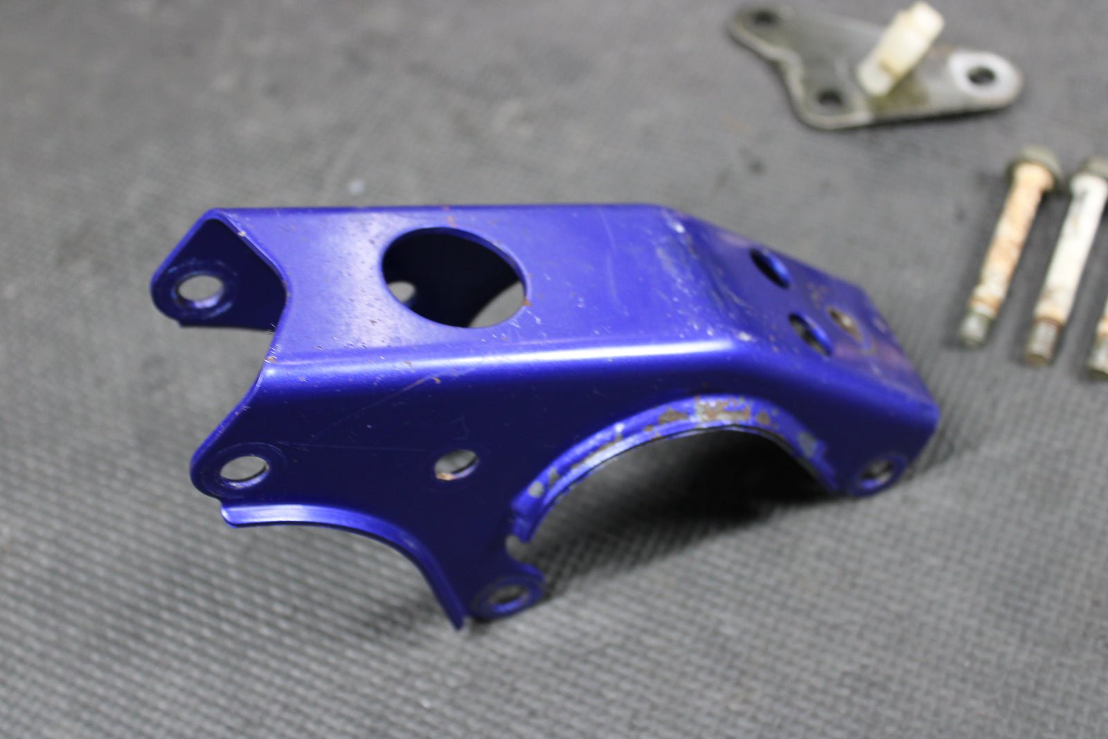 2001 YAMAHA 00 - 02 TTR225 2002 XT225 OEM ENGINE MOTOR MOUNT STAY BRACKETS - hggarage