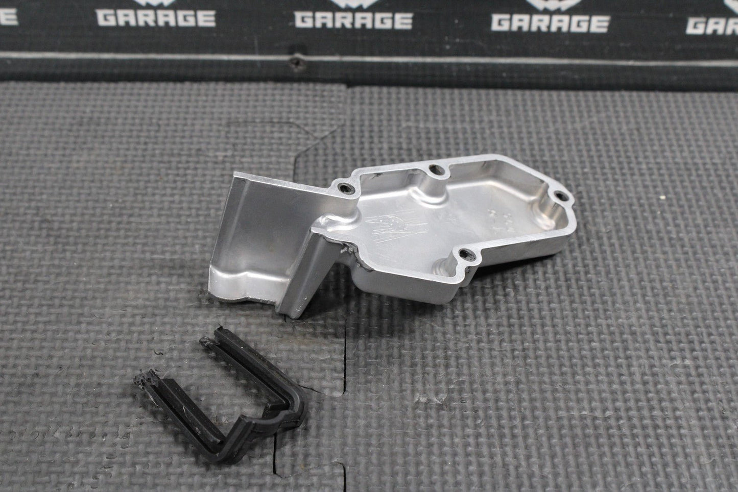 2002 YAMAHA 99 - 22 YZ250 YZ250X OEM EXHAUST POWER VALVE CYLINDER COVER HOUSING - hggarage
