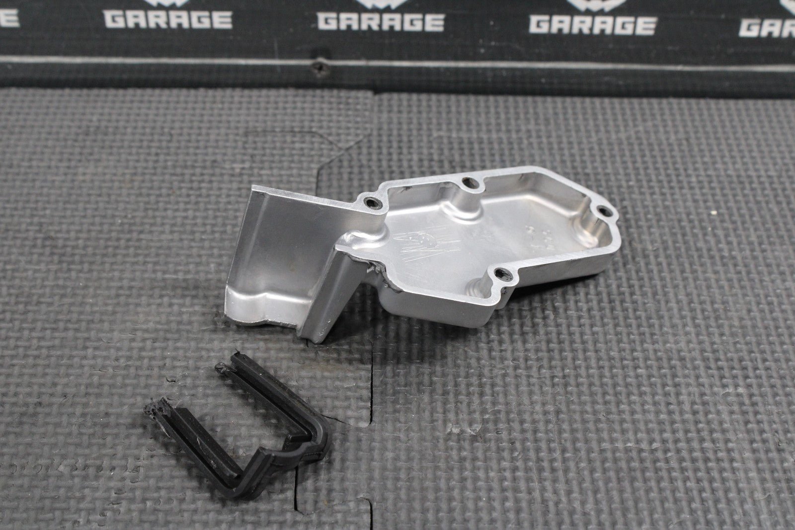 2002 YAMAHA 99 - 22 YZ250 YZ250X OEM EXHAUST POWER VALVE CYLINDER COVER HOUSING - hggarage