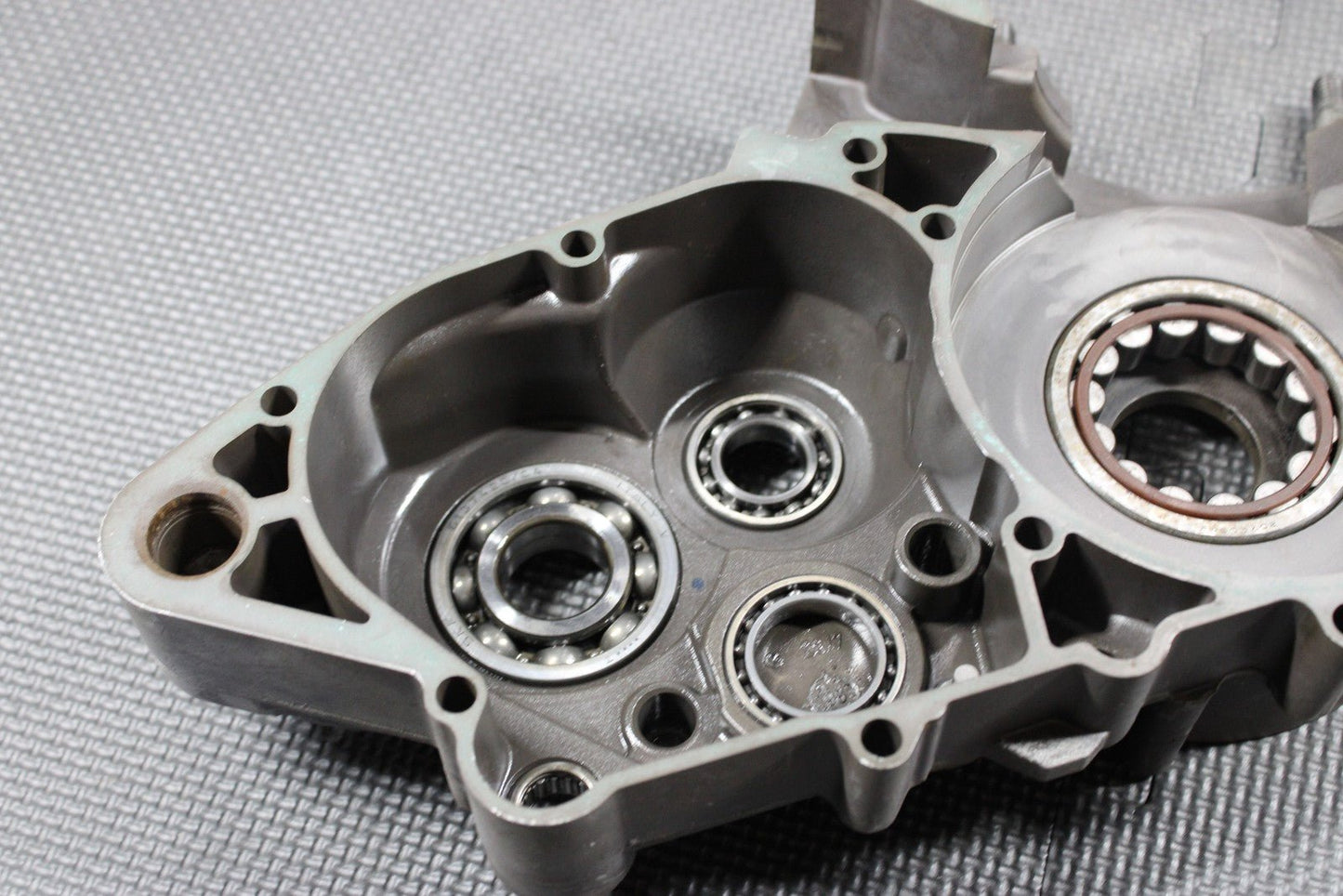 2000 KTM 250 EXC OEM LEFT RIGHT ENGINE MOTOR CRANKCASE CRANK CASES BLOCK - hggarage