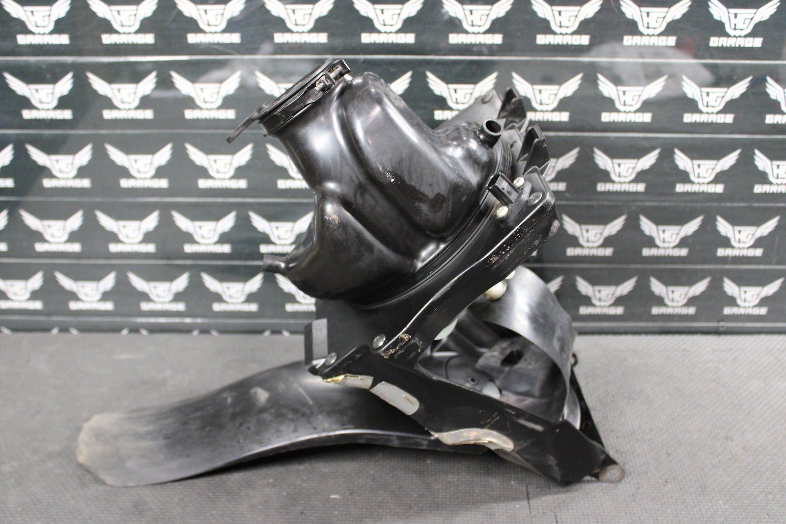 2013 HONDA CRF450R OEM AIRBOX INTAKE AIR CLEANER CASE 17210 - MEN - A70 - hggarage