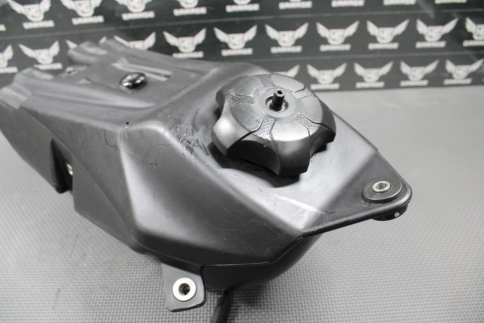 2018 16 - 18 KAWASAKI KX450F OEM GAS FUEL TANK CELL PETROL RESERVOIR 51001 - 0829 - hggarage