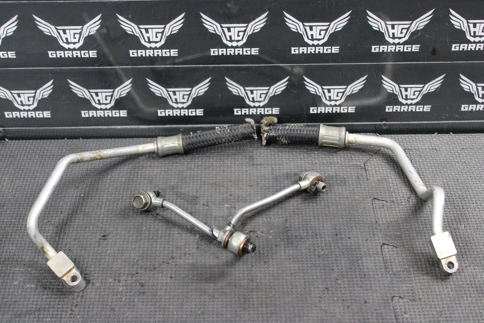 2005 Yamaha YZ250F OEM Engine Motor Oil Pump Feed Line Pipe Assembly 5NL - 13161 - 2 - hggarage