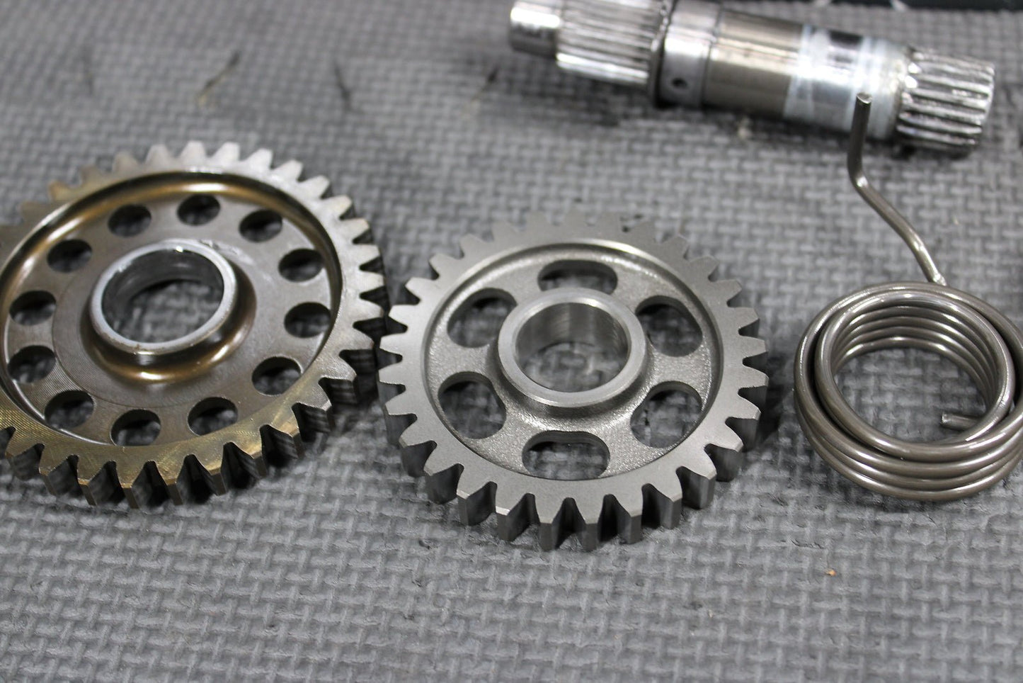 2002 HONDA CRF450R OEM KICKSTART KICK START SHAFT W IDLER GEAR - hggarage
