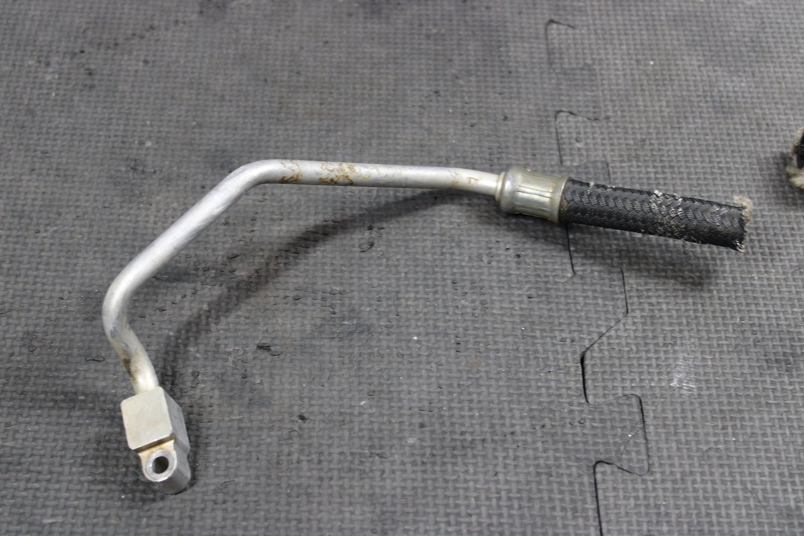 2005 Yamaha YZ250F OEM Engine Motor Oil Pump Feed Line Pipe Assembly 5NL - 13161 - 2 - hggarage