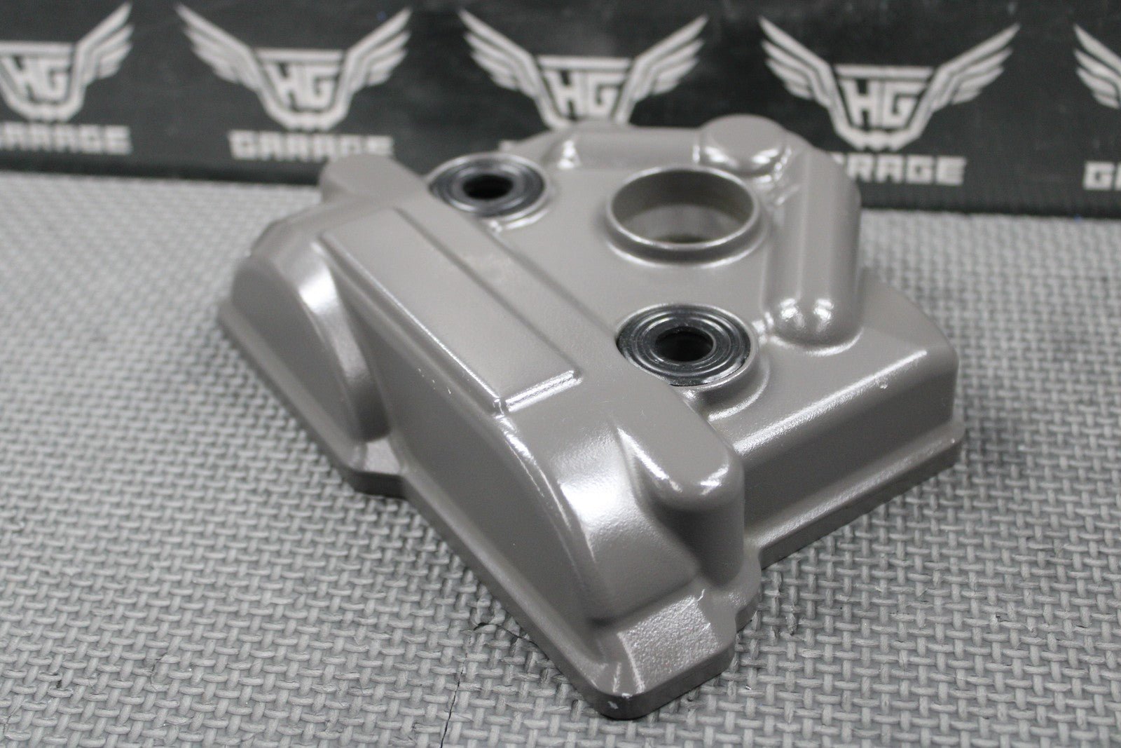 2020 SUZUKI 17 - 25 RMZ250 OEM CYLINER HEAD VALVE COVER & BOLTS 11171 - 49H01 NICE - hggarage