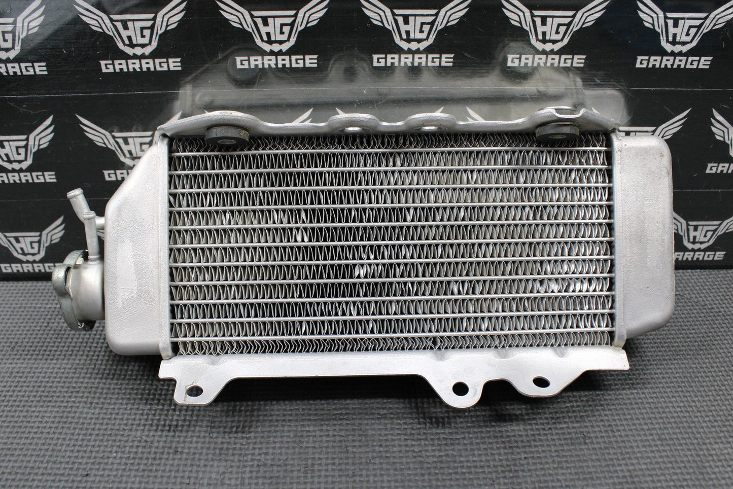 2014 KAWASAKI 10 - 16 KX250F OEM RIGHT FILL SIDE RADIATOR RADIATORS 39061 - 0168 - hggarage
