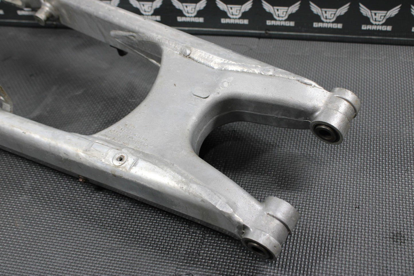 2000 KTM 125 200 250 300 380 OEM SWINGARM SWING ARM SUSPENSION 50304030244 - hggarage