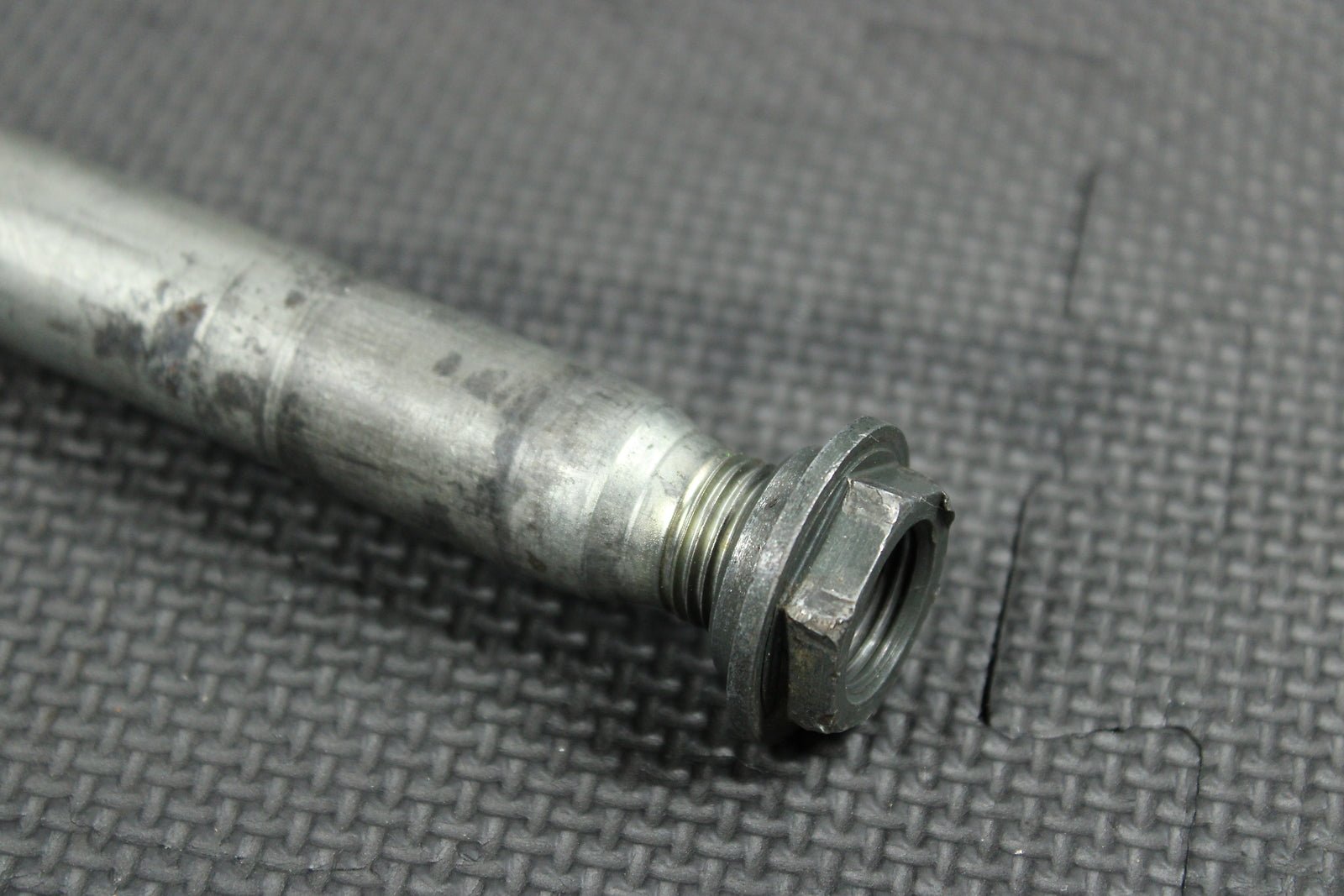 2004 Yamaha YZ450F OEM Front Wheel Rim Axle Pivot Bolt 5BE - 25181 - 00 - 00 - hggarage