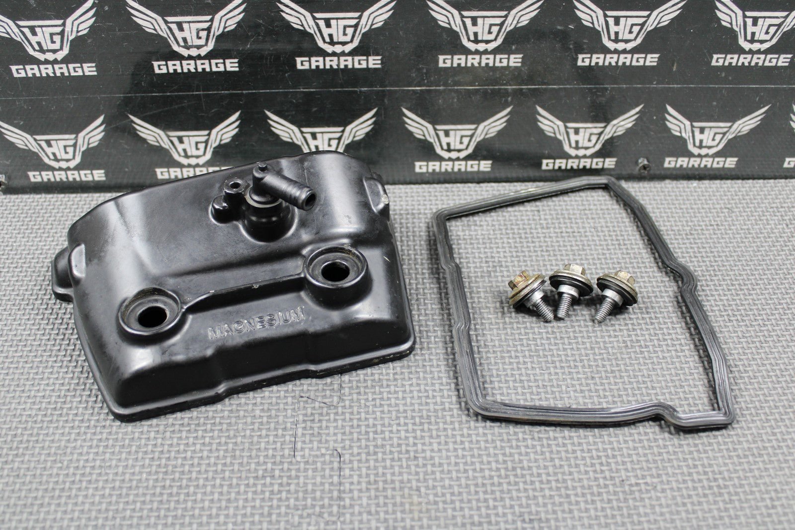 2010 06 - 13 KTM 250 XCF - W OEM ENGINE MOTOR CYLINDER HEAD VALVE COVER 77036052100 - hggarage