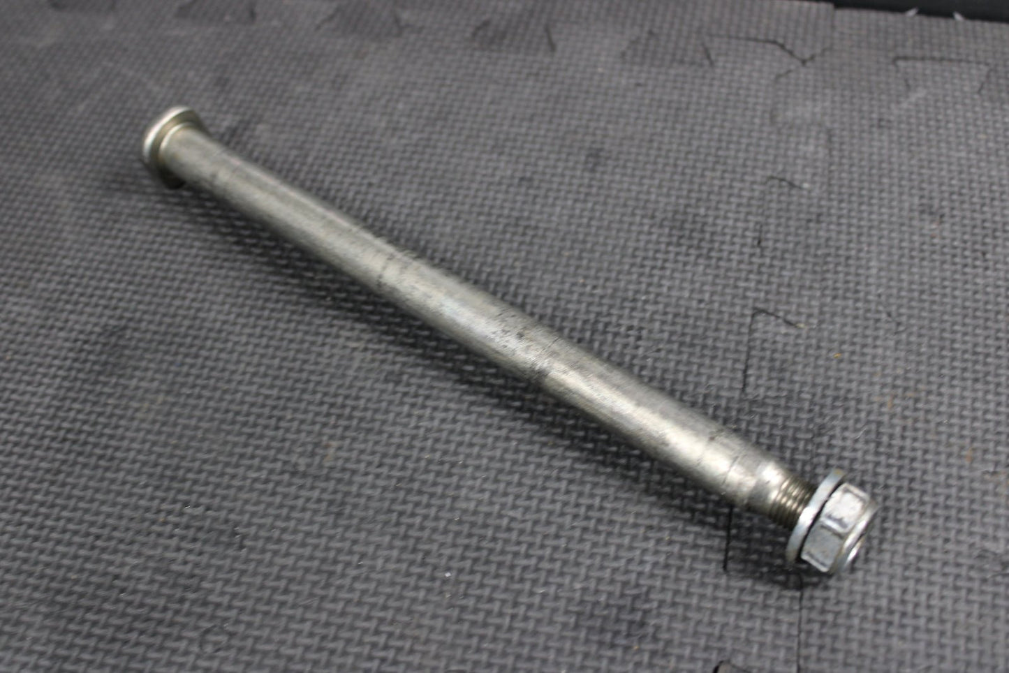 2007 HONDA CR125R OEM REAR BACK SWINGARM BOLT SUSPENSION PIVOT AXLE 52101 - KZ4 - J4 - hggarage