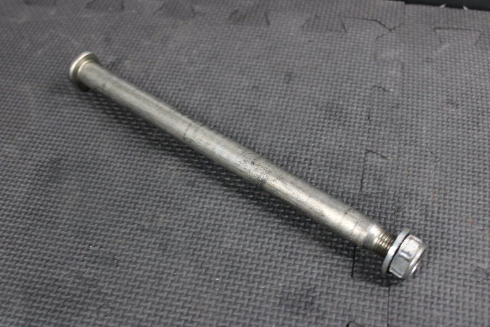 2007 HONDA CR125R OEM REAR BACK SWINGARM BOLT SUSPENSION PIVOT AXLE 52101 - KZ4 - J4 - hggarage