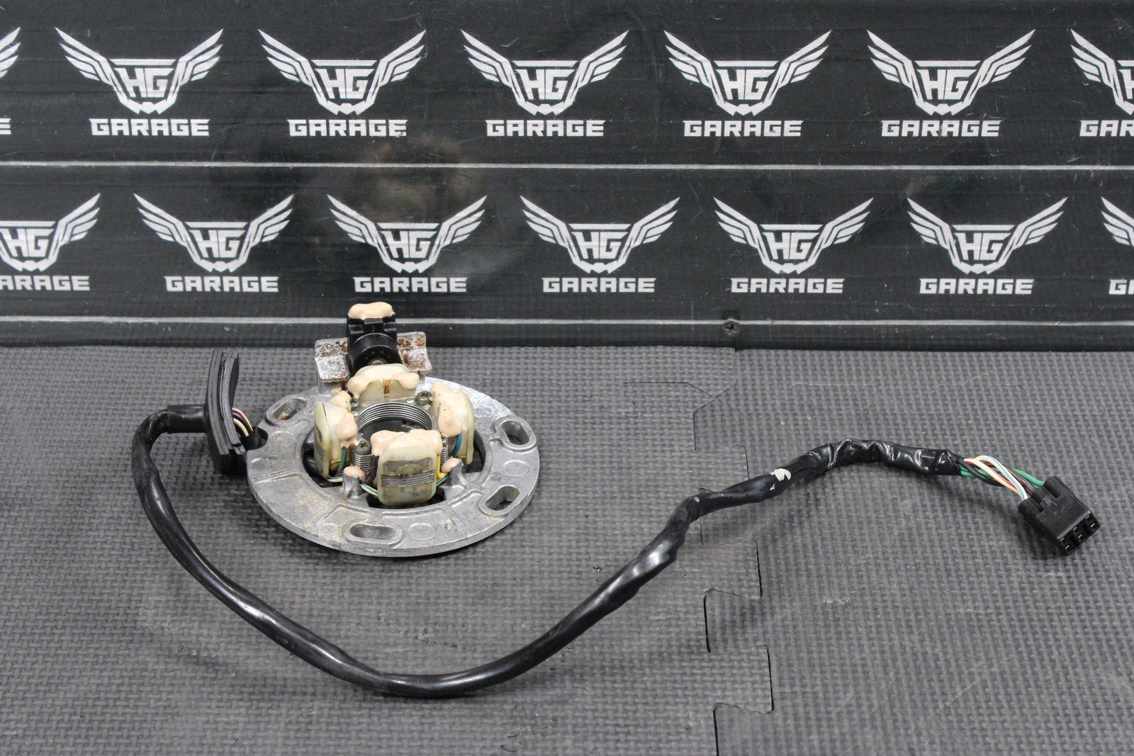 2002 99 - 05 YAMAHA YZ250 2T STATOR MAGNETO GENERATOR ALTERNATOR 5CU - 85560 - 10 - 00 - hggarage
