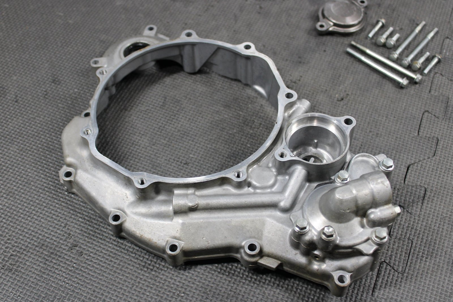 2010 Yamaha YZ450F OEM Engine Motor Side Clutch Cover Assembly 33D - 15415 - 10 - 00 - hggarage