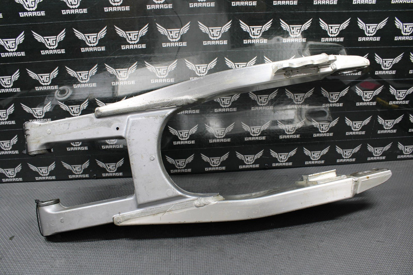 1994 SUZUKI 93 - 95 RM125 RM250 OEM SWINGARM SWING ARM SUSPENSION 61000 - 28E11 GOOD - hggarage