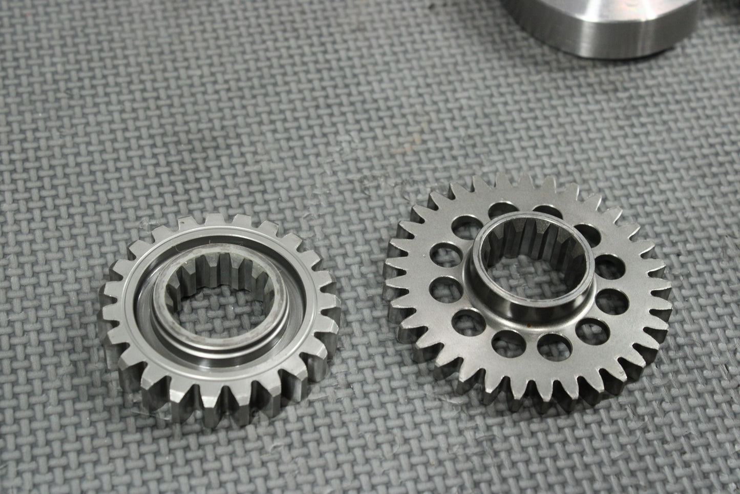 47569117
