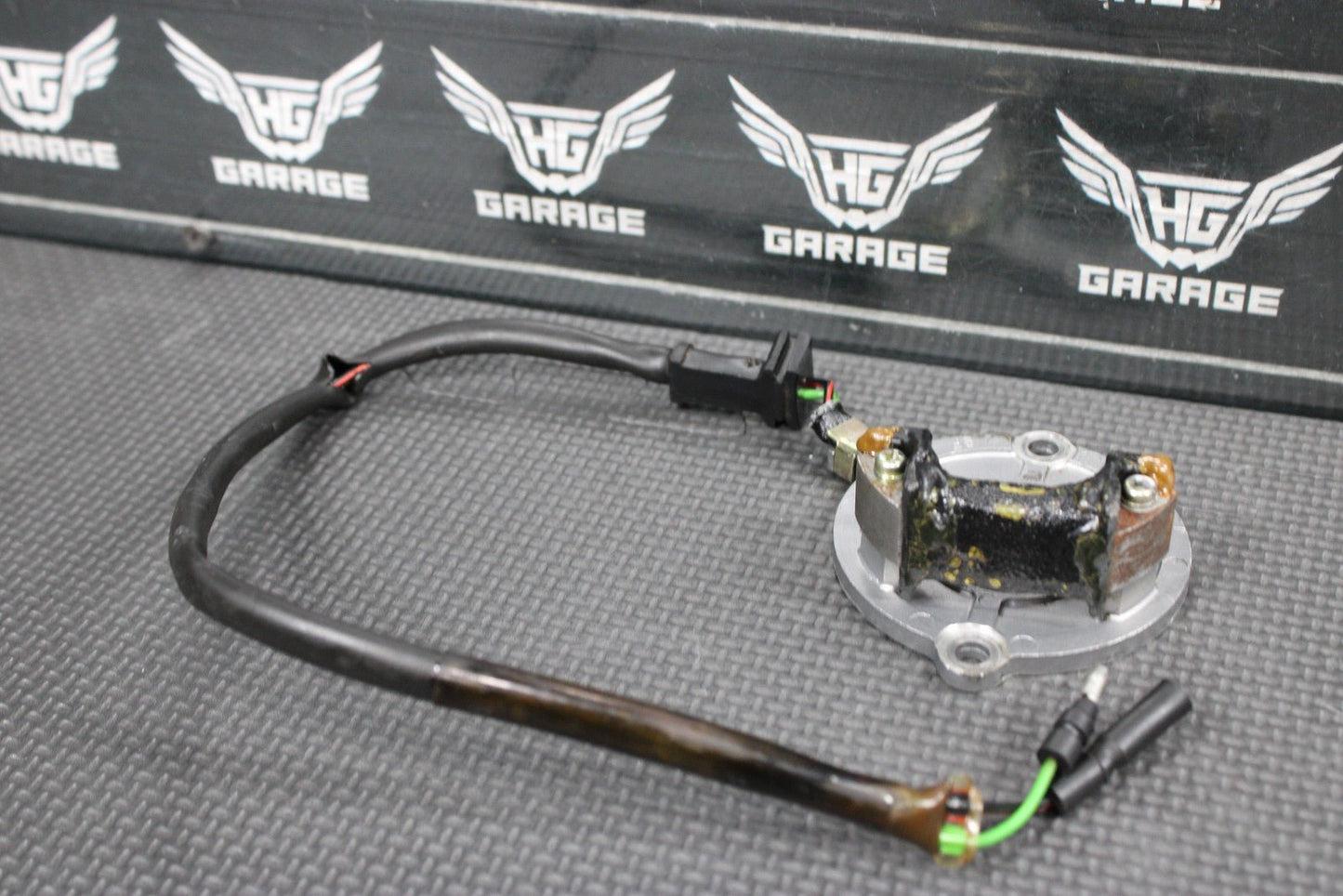 1991 86 - 91 HONDA CR80R OEM STATOR PULSE GENERATOR ALTERNATOR 30300 - GC4 - 601 GOOD! - hggarage