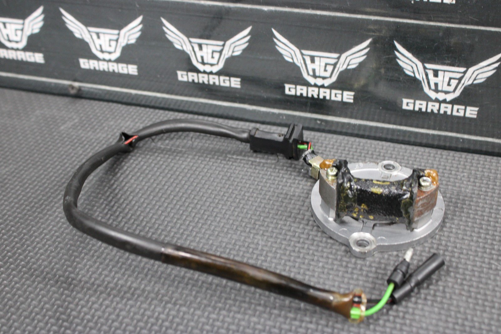 1991 86 - 91 HONDA CR80R OEM STATOR PULSE GENERATOR ALTERNATOR 30300 - GC4 - 601 GOOD! - hggarage