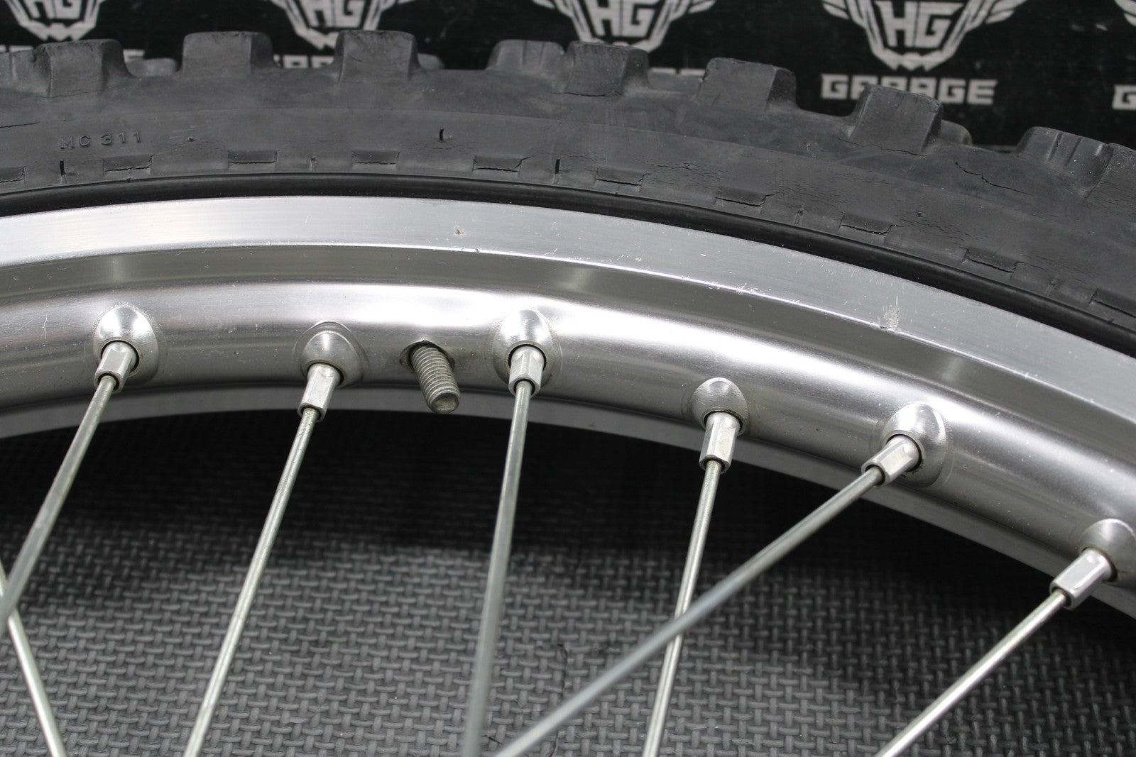 2003 HONDA 01 - 07 CR250R OEM DID FRONT WHEEL RIM HUB ORIGINAL TIRE 21" NICE! - hggarage