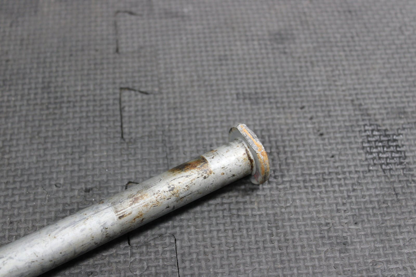 2012 KAWASAKI KX250F OEM REAR BACK SWINGARM BOLT SUSPENSION PIVOT AXLE 33032 - 001 - hggarage