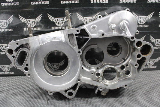 1995 93 - 96 HONDA CR250R OEM RIGHT ENGINE CRANKCASE CRANK CASE 11100 - KZ3 - 406 CRAC - hggarage