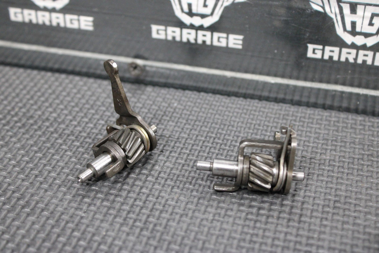 1998 HONDA CR125R 98 - 99 OEM ENGINE POWER VALVE POWERVALVE EXHAUST VALVE ASSEMBLY - hggarage