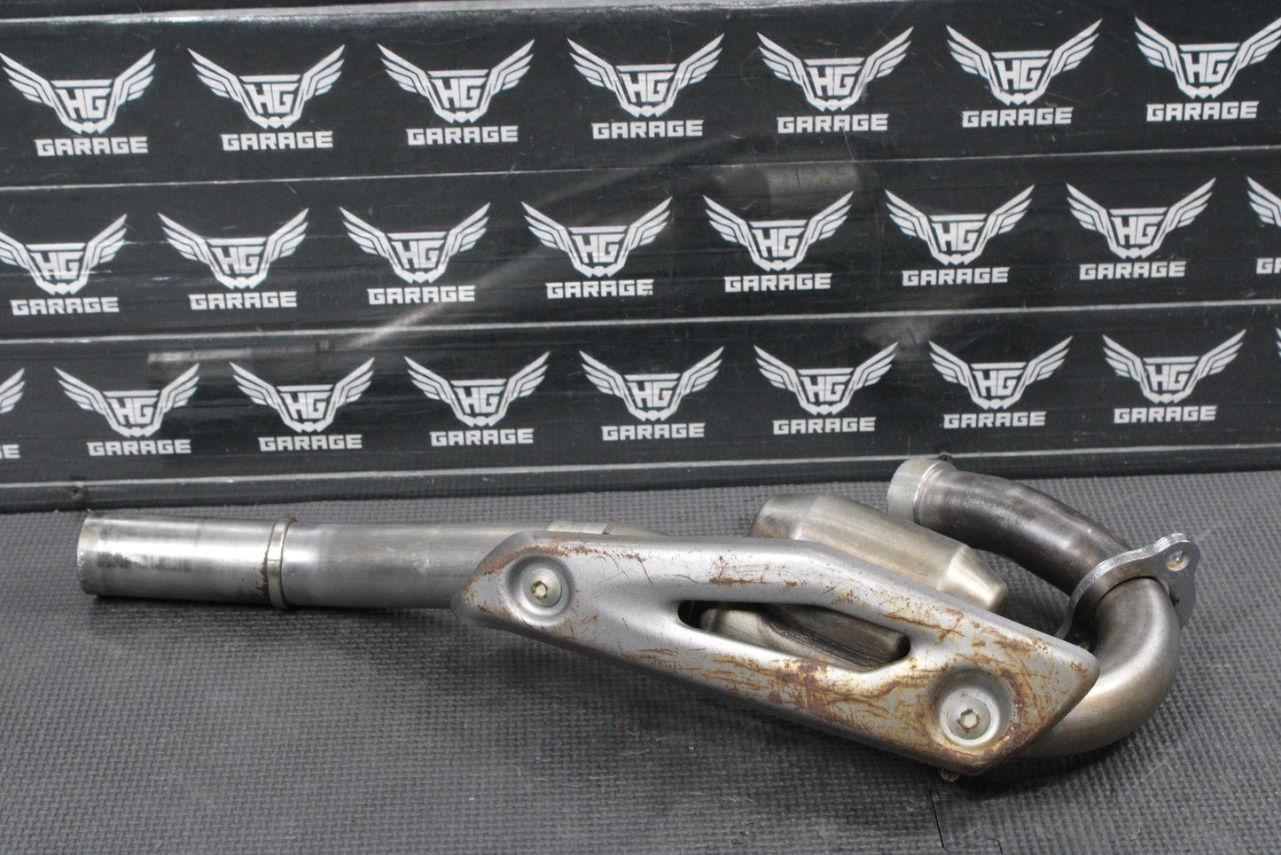 2018 HONDA CRF250R OEM RIGHT SIDE EXHAUST PIPE CHAMBER HEADER 18320 - K95 - A20 - hggarage