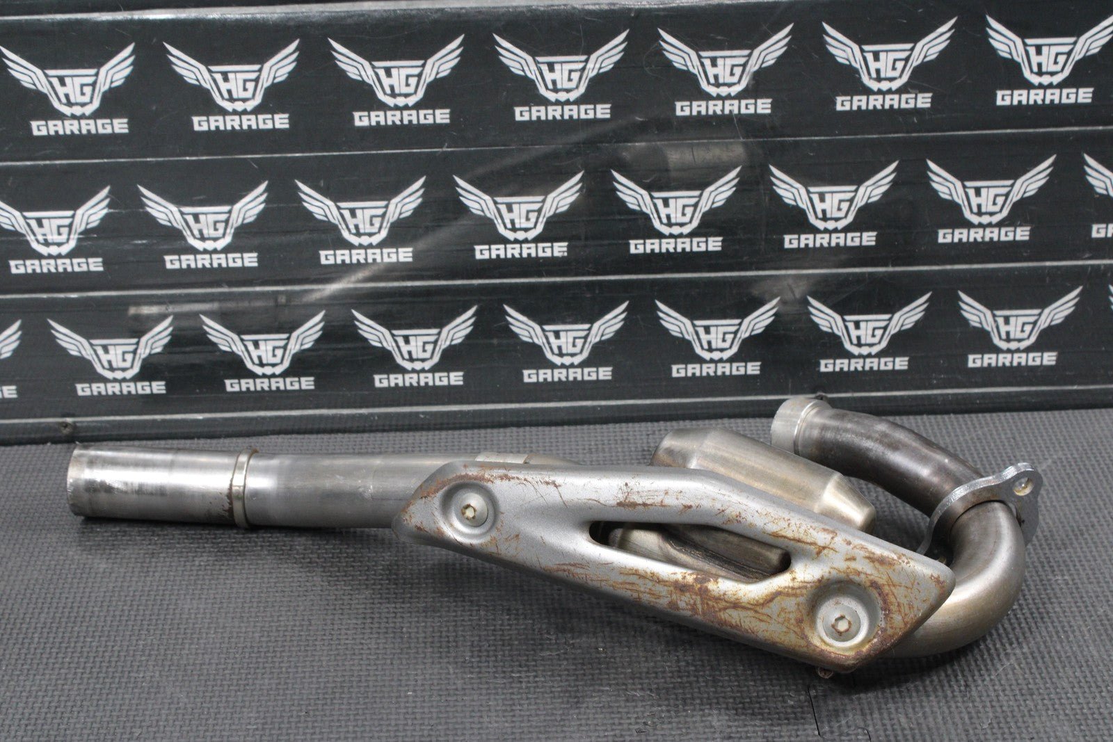 2018 HONDA CRF250R OEM RIGHT SIDE EXHAUST PIPE CHAMBER HEADER 18320 - K95 - A20 - hggarage