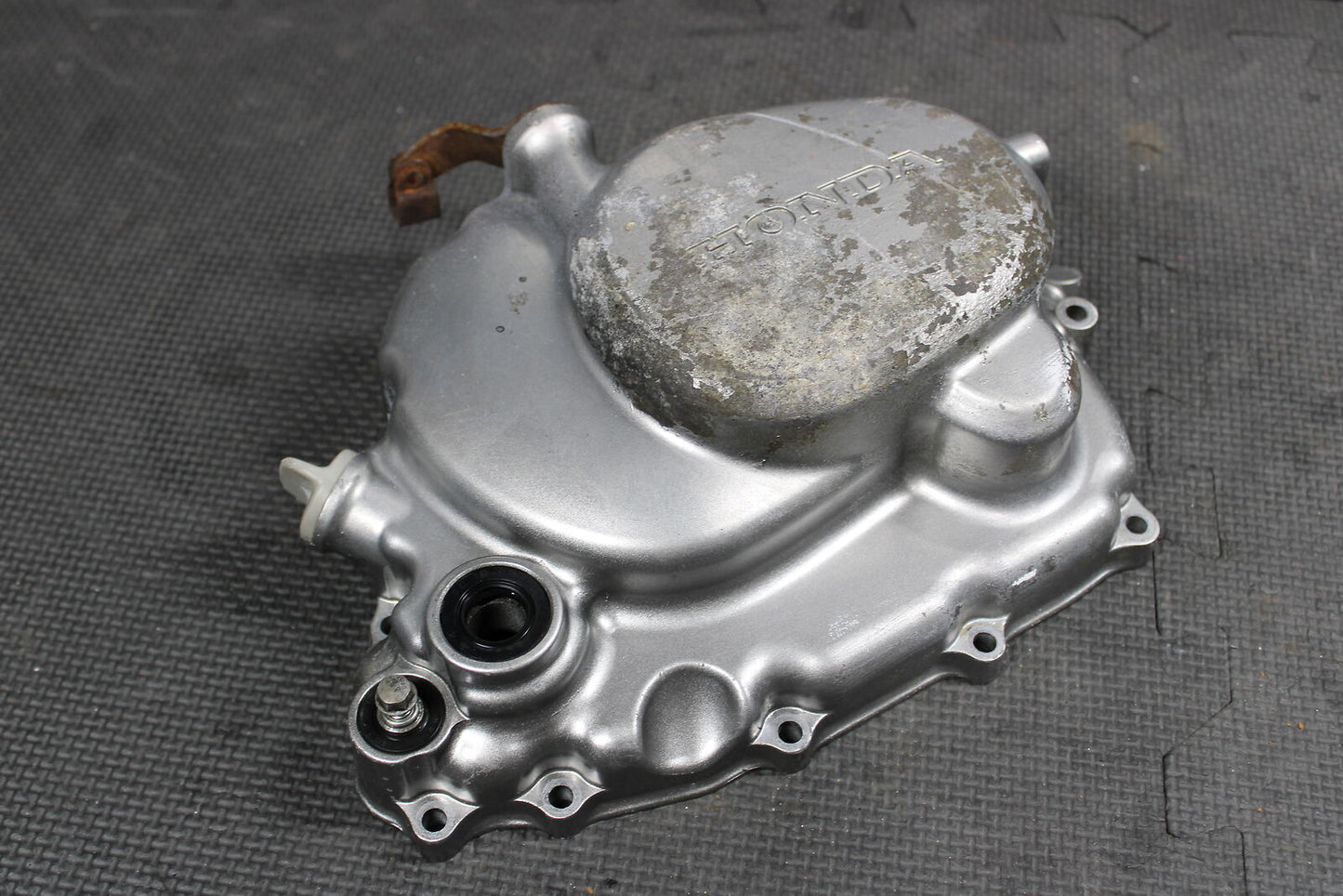 1998 HONDA XR200R 1990 1991 / 93-02 ENGINE MOTOR SIDE CLUTCH COVER 11330-KT0-830