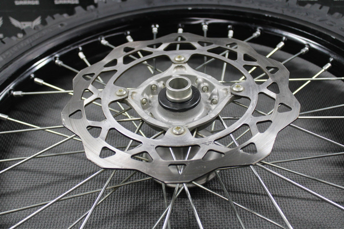 2019 SUZUKI 19 - 20 RMZ250 RMZ450 OEM FRONT WHEEL RIM HUB TIRE 54100 - 37K00 GOOD! - hggarage