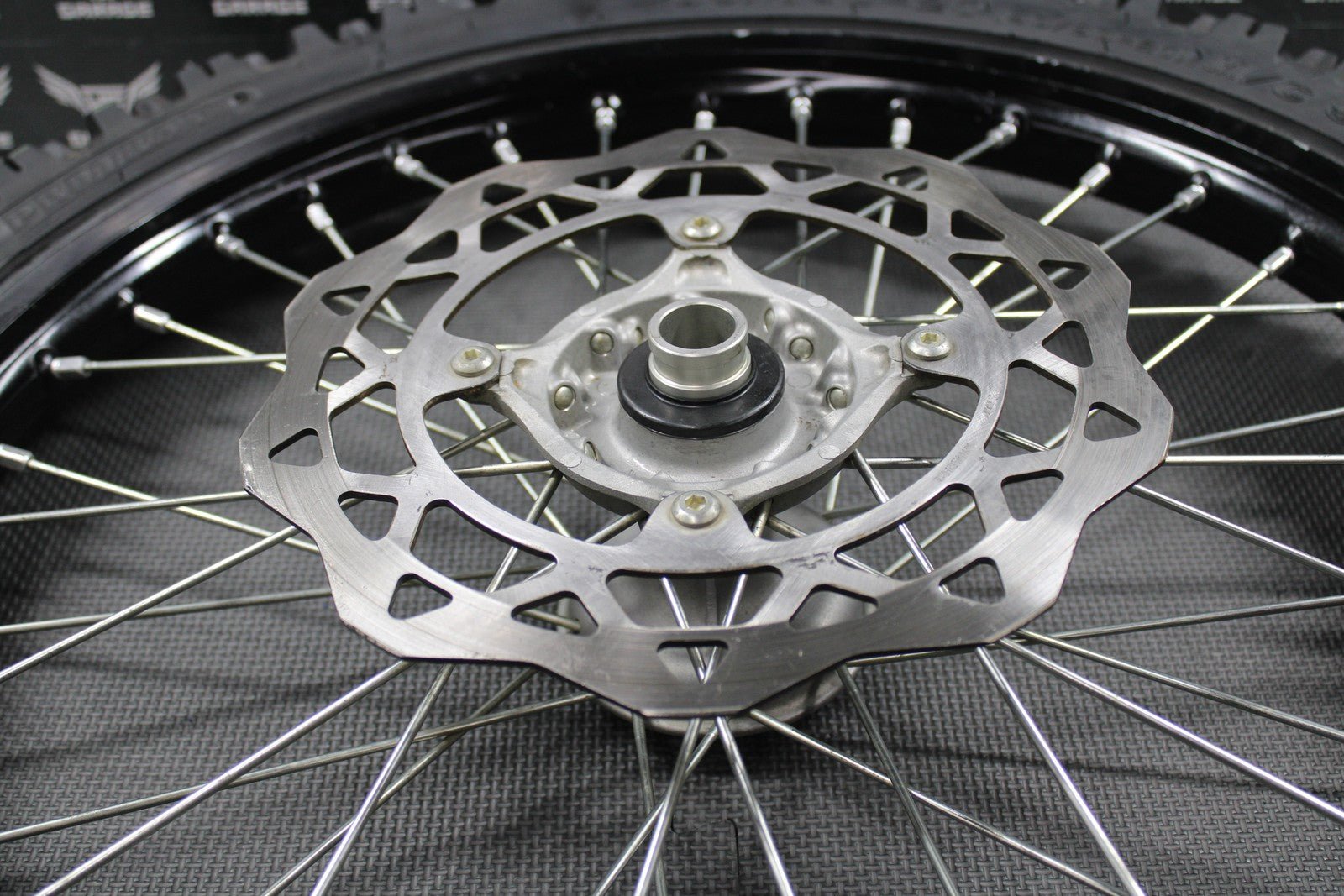 2019 SUZUKI 19 - 20 RMZ250 RMZ450 OEM FRONT WHEEL RIM HUB TIRE 54100 - 37K00 GOOD! - hggarage