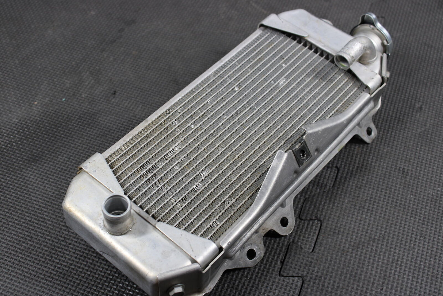 2009 KAWASAKI KX250F OEM ENGINE MOTOR COOLING COOLER RADIATOR 39061-0169