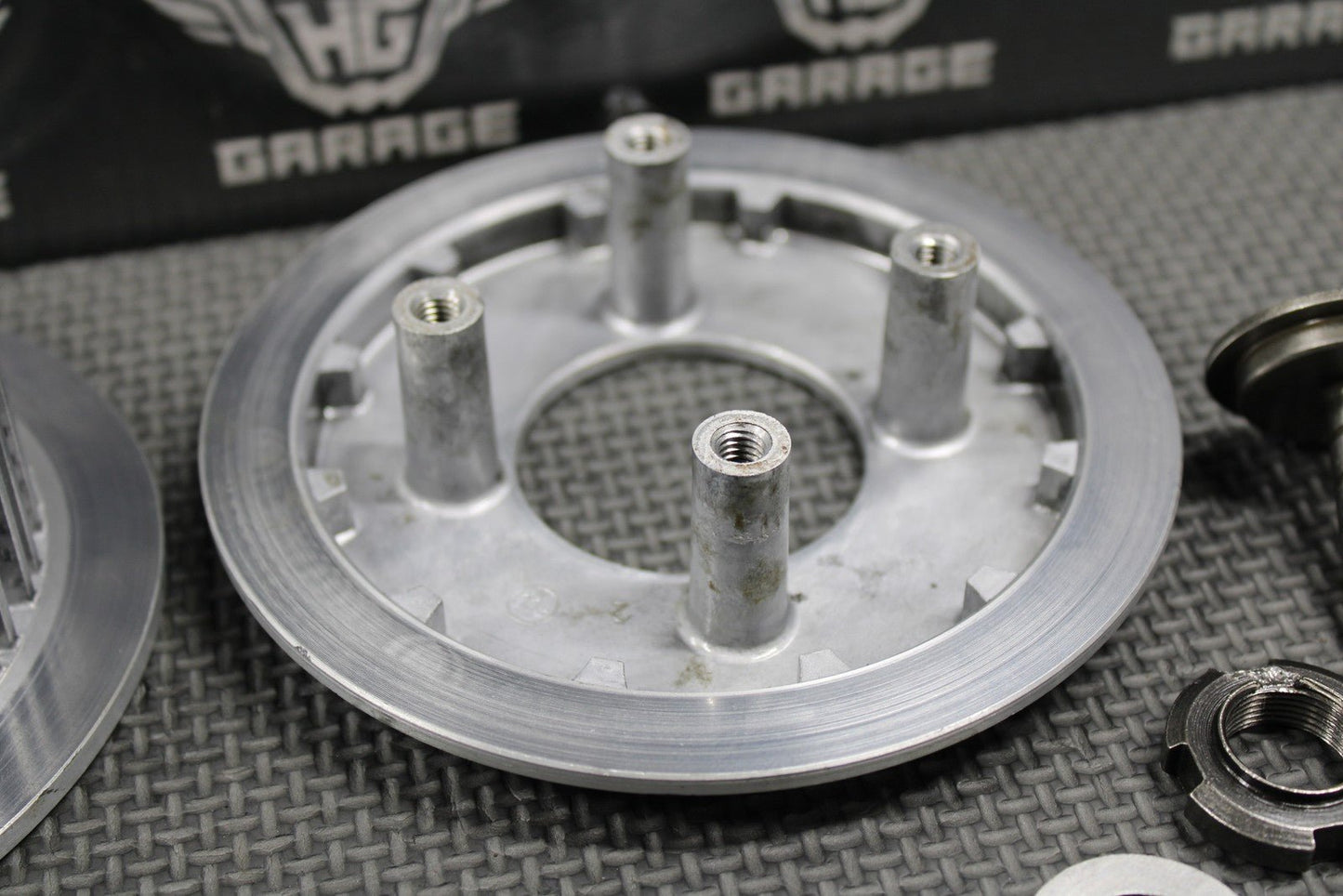 1991 HONDA 88 - 95 XR250R OEM CLUTCH BASKET HUB PRESSURE PLATE 22100 - KT1 - 020 NICE! - hggarage