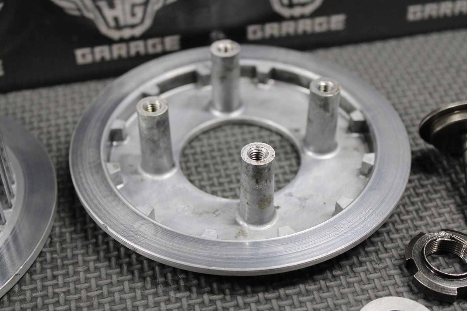 1991 HONDA 88 - 95 XR250R OEM CLUTCH BASKET HUB PRESSURE PLATE 22100 - KT1 - 020 NICE! - hggarage