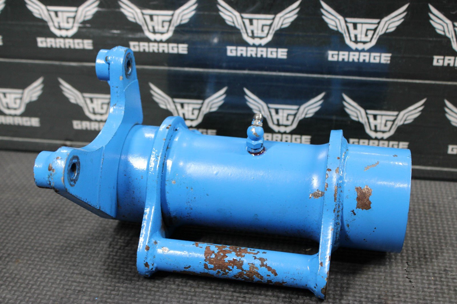 1991 YAMAHA BANSHEE 350 OEM REAR BACK AXLE CARRIER BEARING HOUSING ASSEMBLY - hggarage
