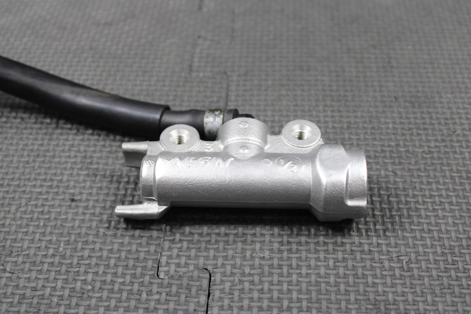 2001 HONDA 95 - 01 CR500R OEM REAR BACK BRAKE MASTER CYLINDER W RESERVOIR - hggarage