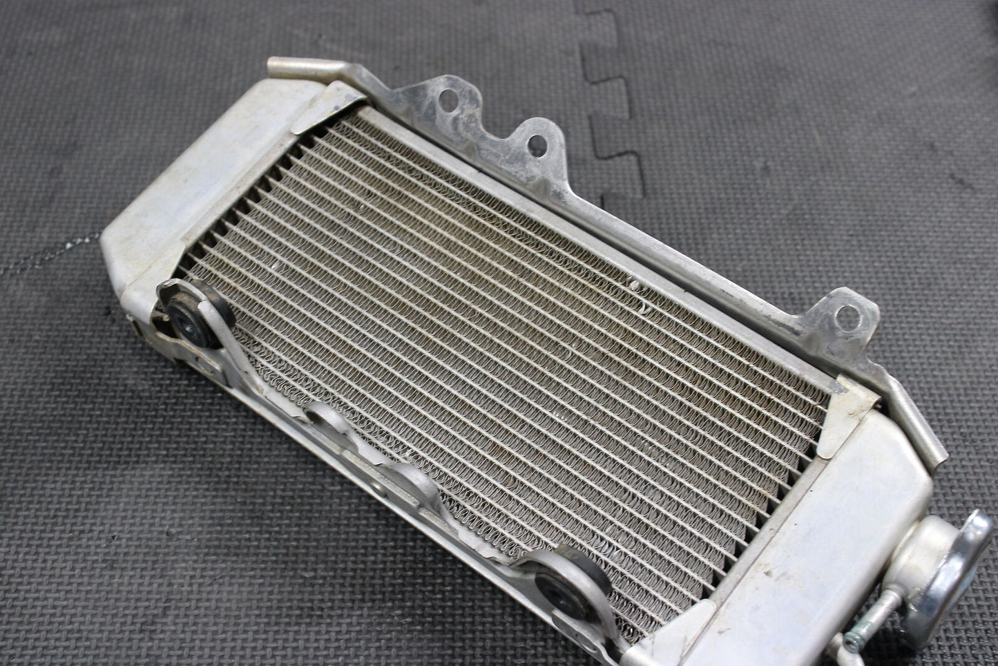 2009 KAWASAKI KX250F OEM ENGINE MOTOR COOLING COOLER RADIATOR 39061-0169