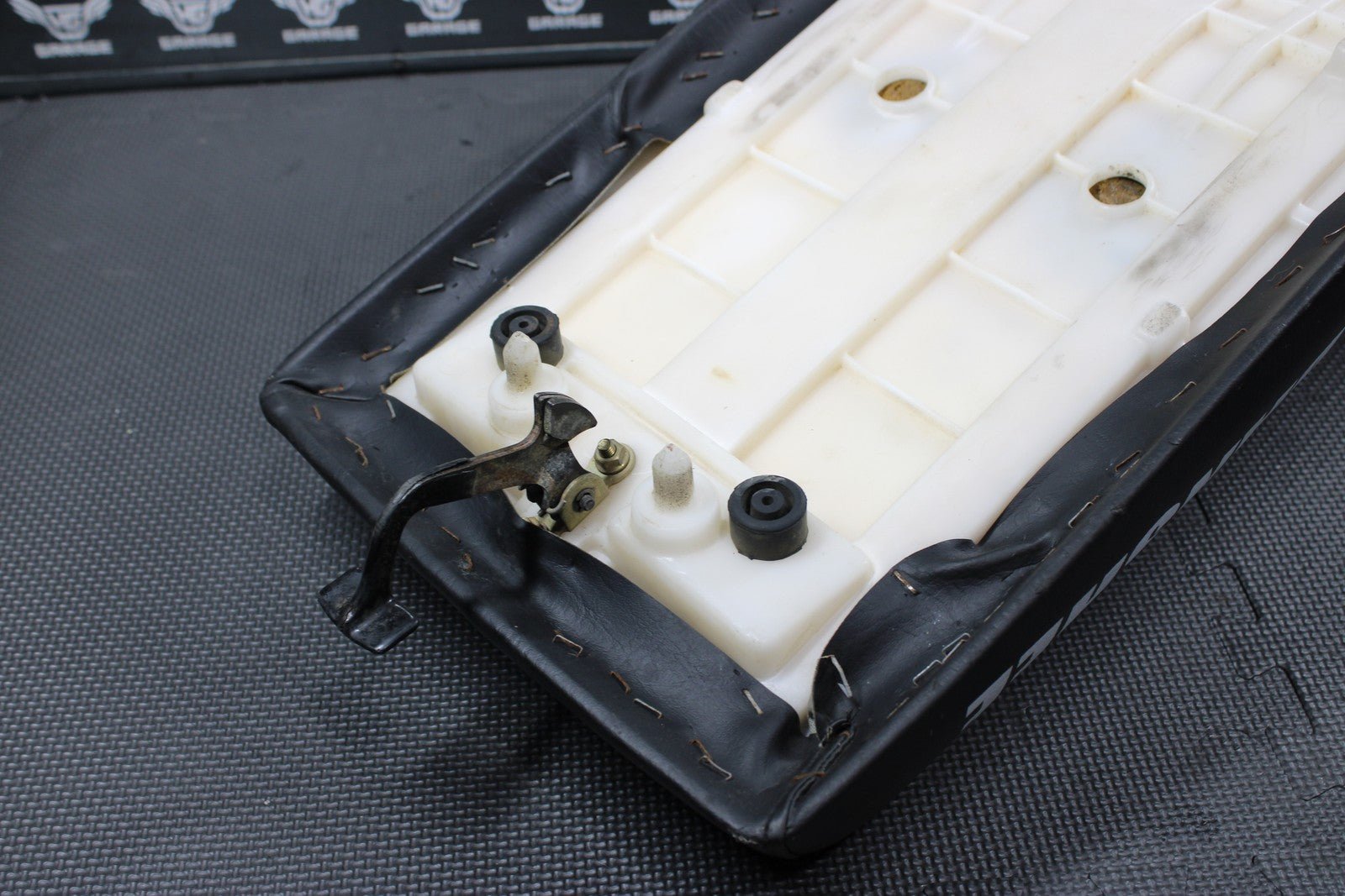1991 YAMAHA BANSHEE 350 88 - 91 OEM SEAT SADDLE FOAM PAN COVER 3GG - 24710 - 10 - 00 - hggarage
