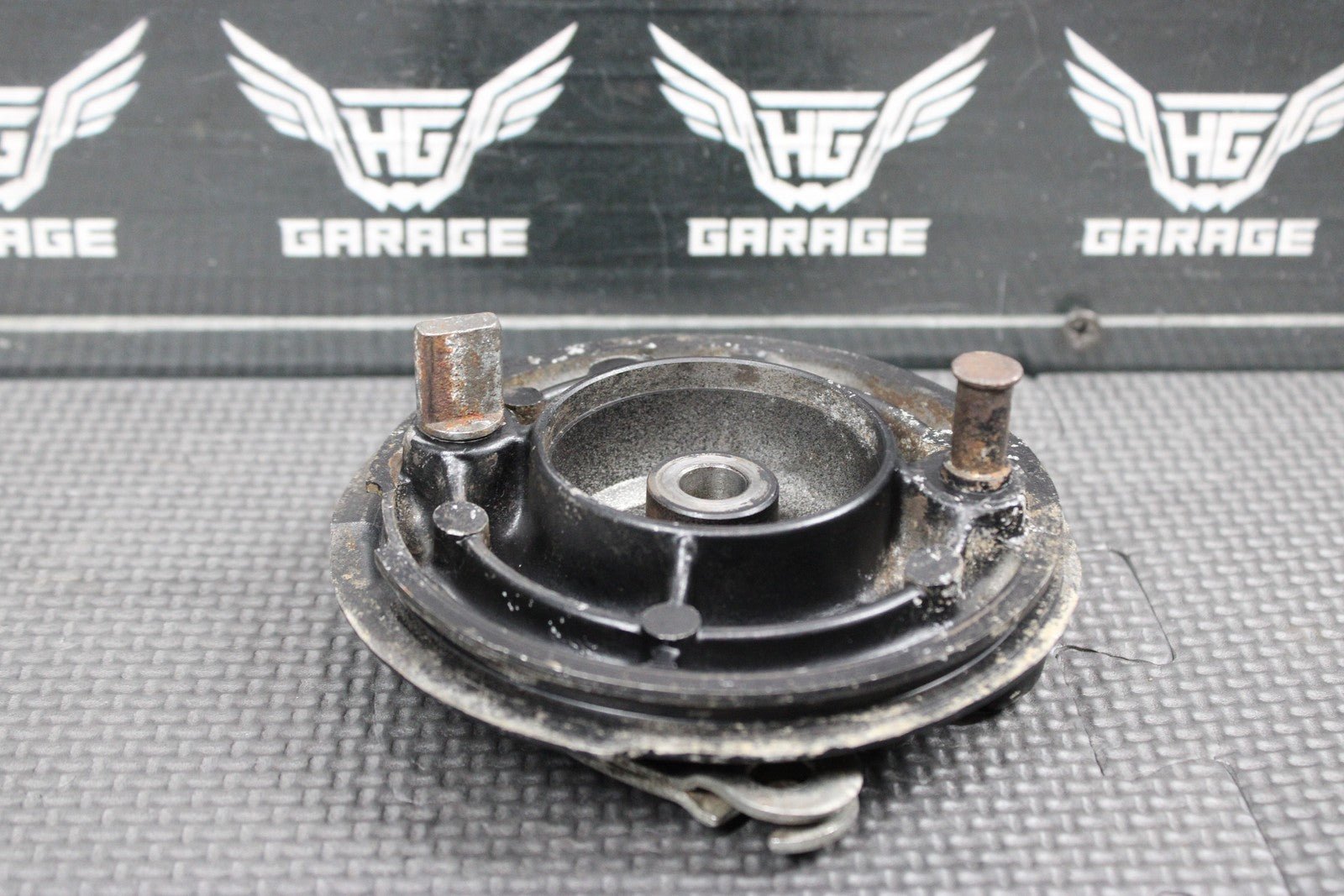 1985 YAMAHA PW80 OEM FRONT BRAKE DRUM ASSEMBLY 1YT - 25351 - 00 - 00 - hggarage