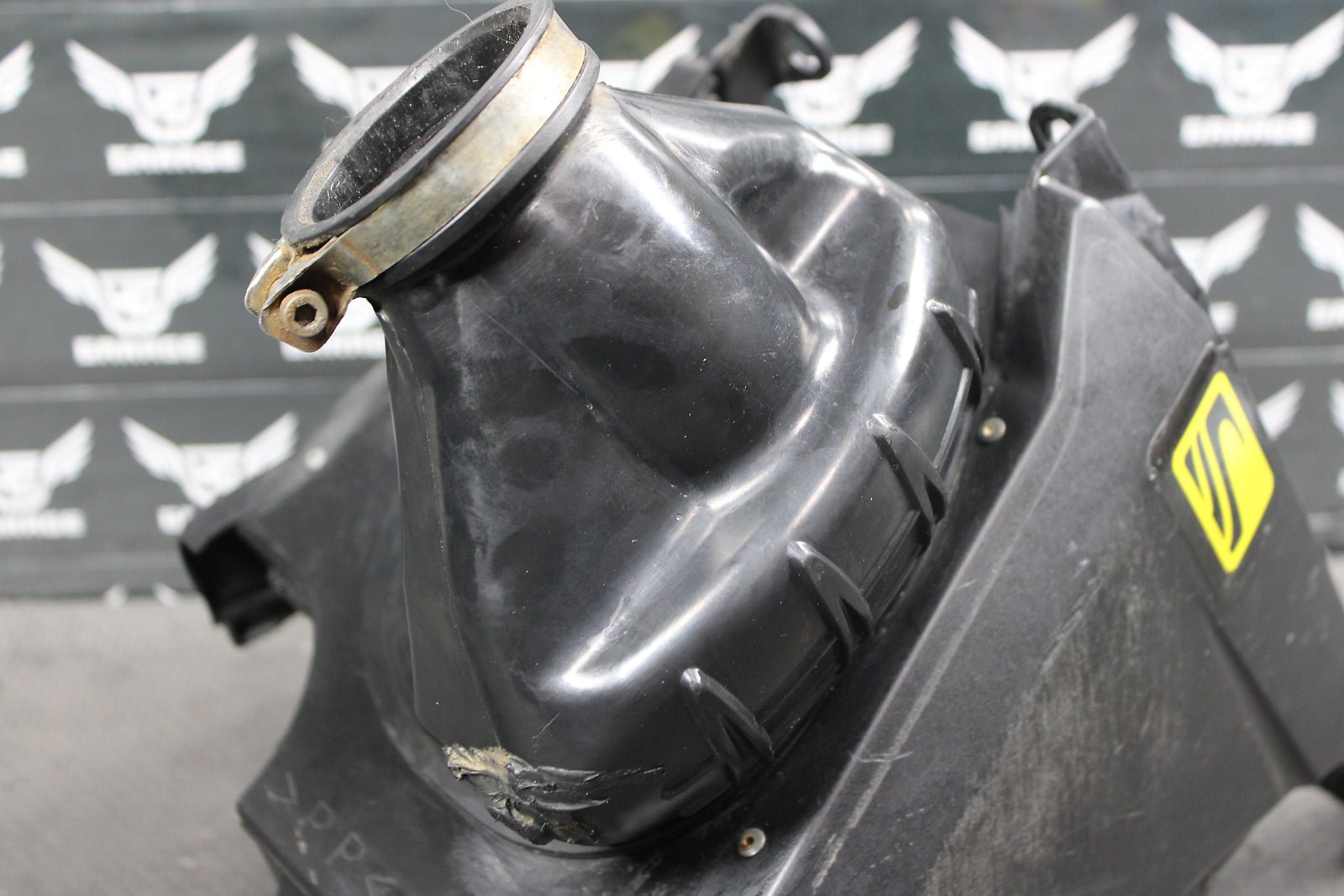 2008 YAMAHA YZ450F OEM AIRBOX INTAKE AIR CLEANER CASE LOUD MOUTH INTAKE BILLET - hggarage